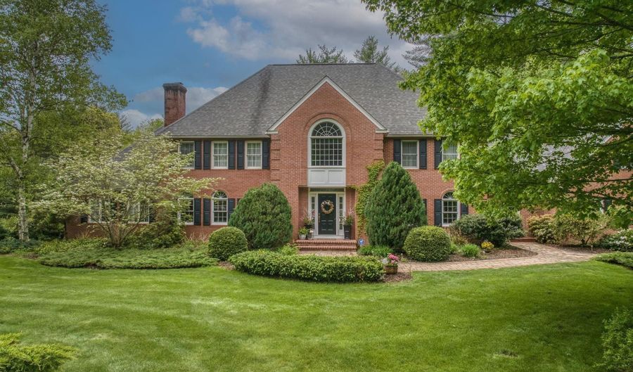 5 Pembroke Way, Bedford, NH 03110 - 4 Beds, 4 Bath