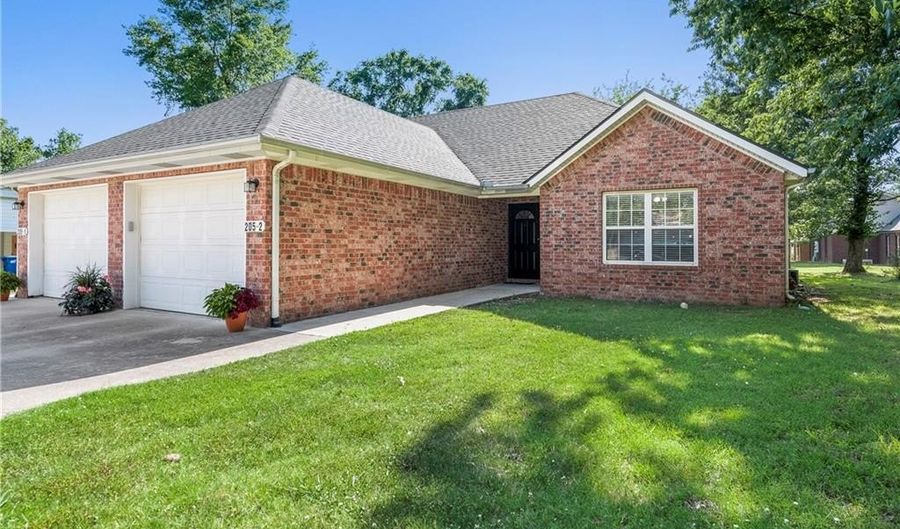 205 NE J St, Bentonville, AR 72712 - 2 Beds, 2 Bath