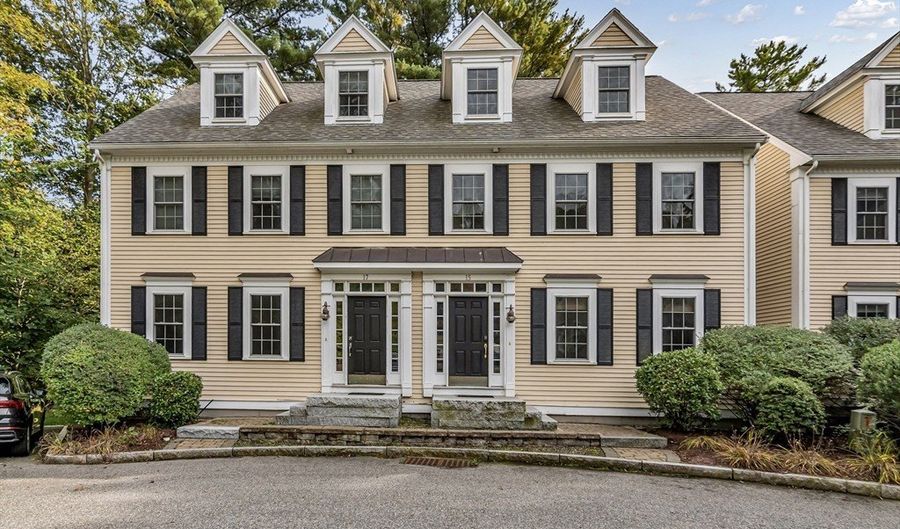 15 Nicholas Dr 15, Amesbury, MA 01913 - 2 Beds, 3 Bath