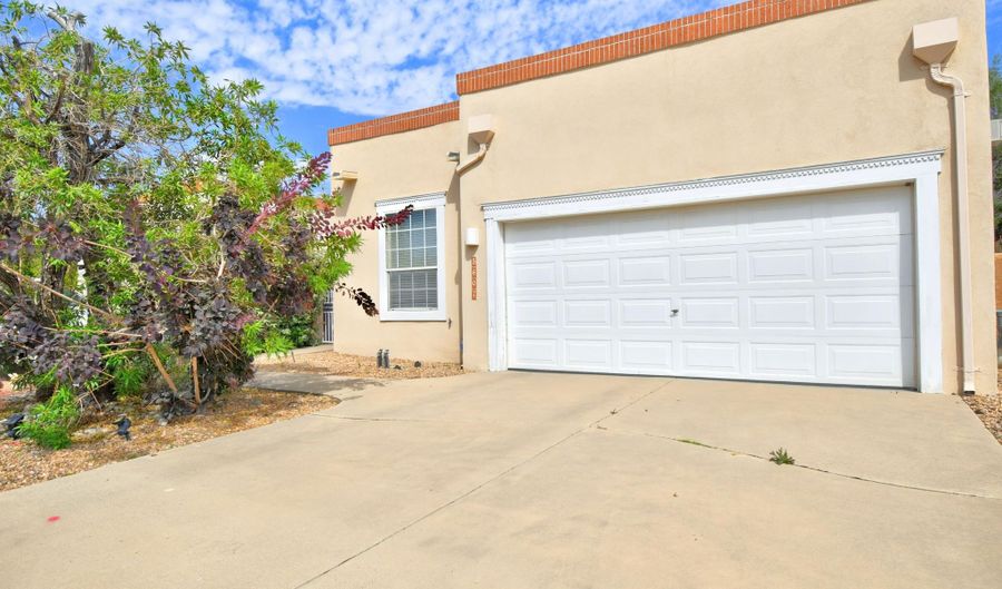 5607 Bosque Vista Dr NE, Albuquerque, NM 87111 - 3 Beds, 2 Bath