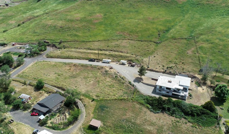 1101 5th St, Asotin, WA 99402 - 4 Beds, 4 Bath