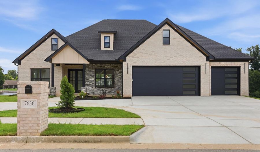7636 S Shoreline Blvd, Benton, AR 72019 - 5 Beds, 3 Bath