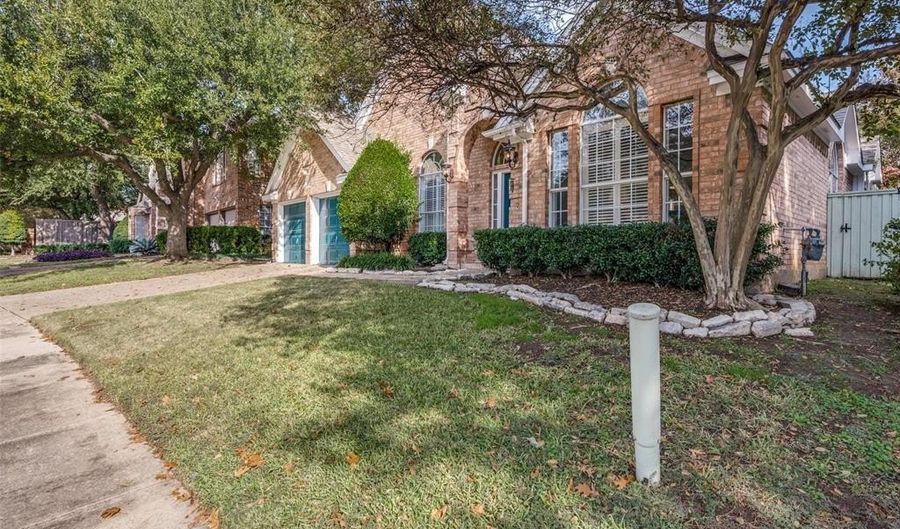 14612 Brookwood Ln, Addison, TX 75001 - 3 Beds, 2 Bath