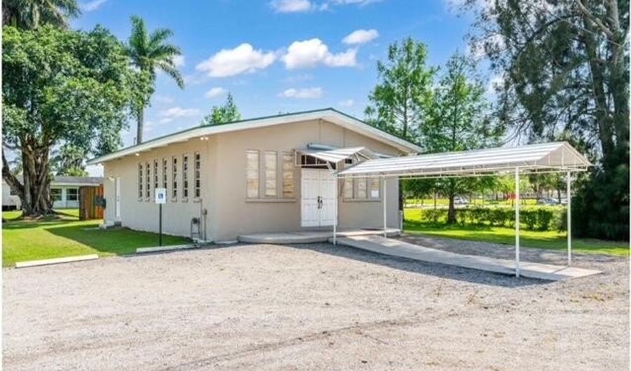 224 NW G Ave, Belle Glade, FL 33430 - 0 Beds, 2 Bath