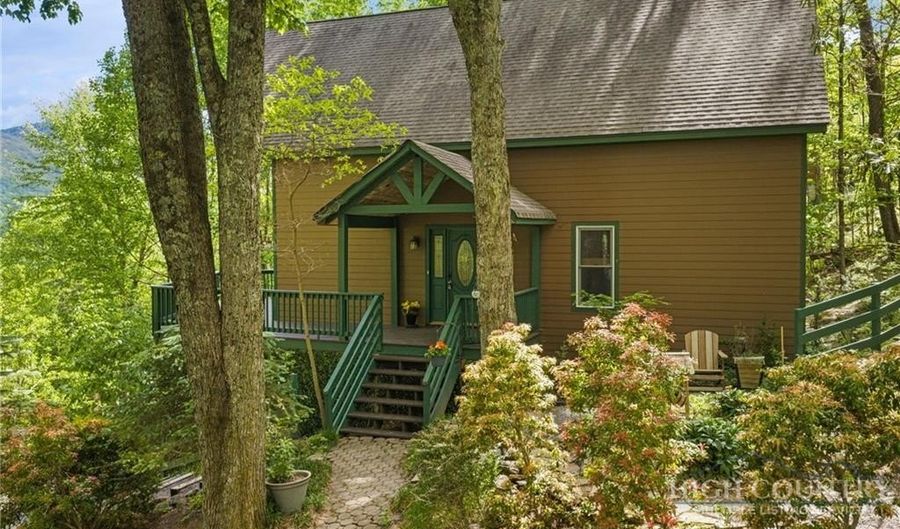 830 W Tweetsie Ln, Banner Elk, NC 28604 - 2 Beds, 3 Bath
