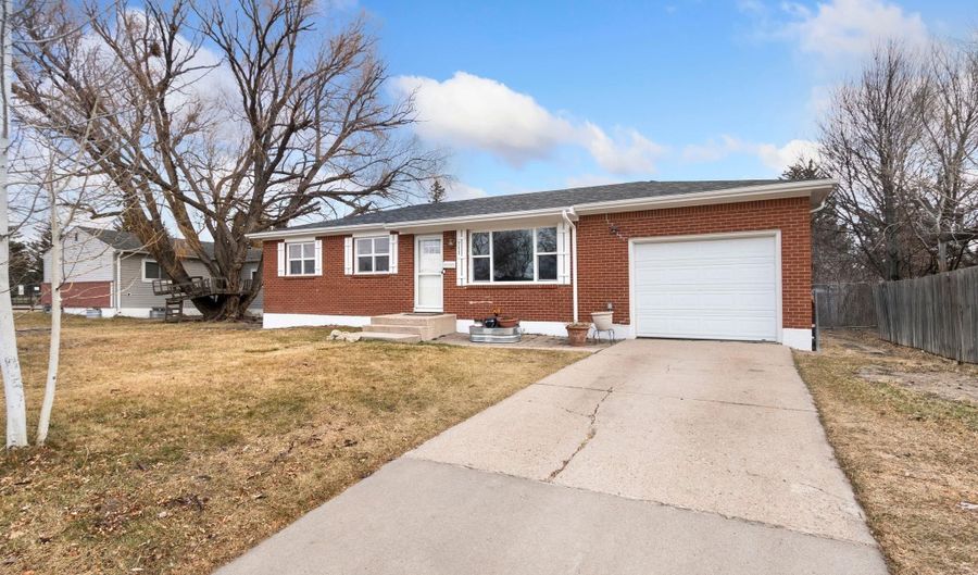 711 MONROE Ave, Cheyenne, WY 82001 - 4 Beds, 2 Bath