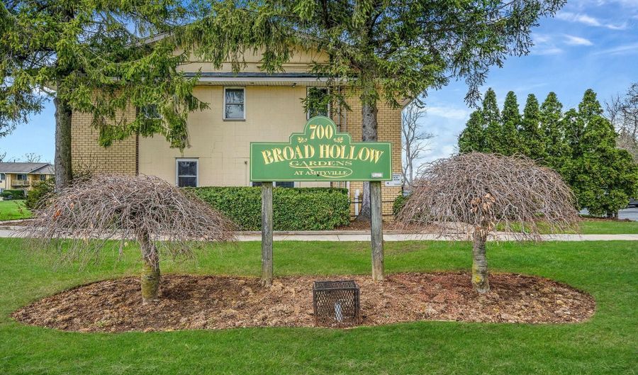 700 Broadway 47, Amityville, NY 11701 - 2 Beds, 1 Bath
