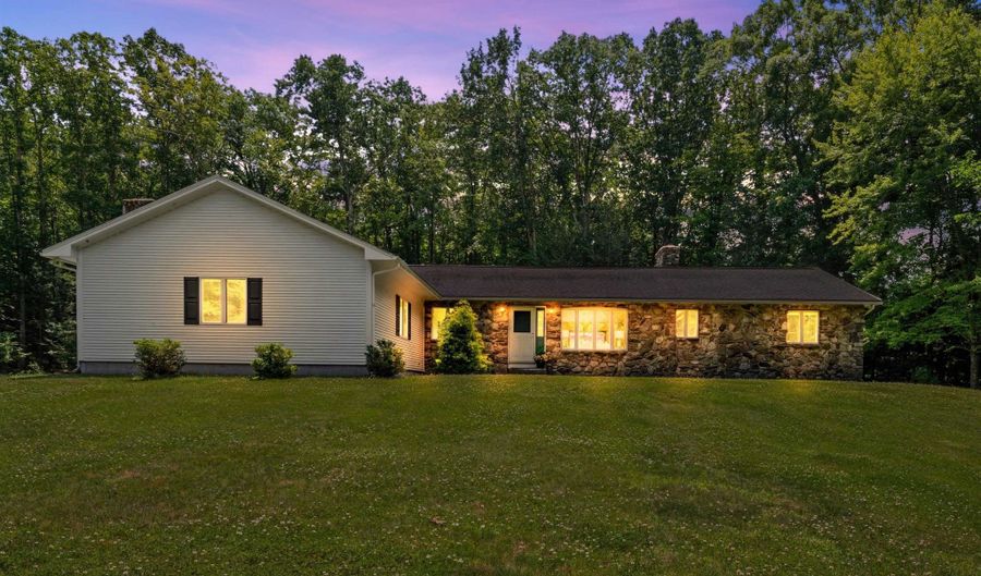 1 Old Milford Rd, Amherst, NH 03031 - 3 Beds, 3 Bath
