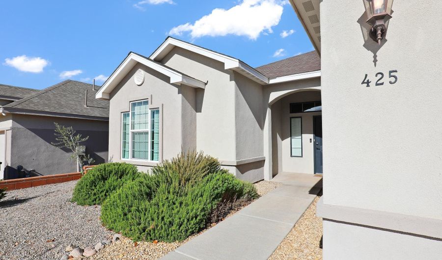 425 Palo Duro, Alamogordo, NM 88310 - 4 Beds, 3 Bath
