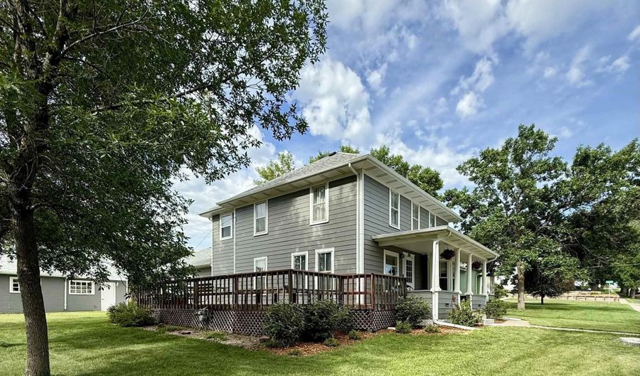150 Nidaros Ave, Baltic, SD 57003 - 3 Beds, 2 Bath