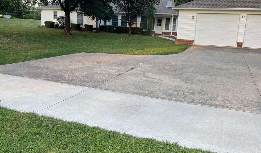26 Miller St, Altus, AR 72821 - 3 Beds, 2 Bath