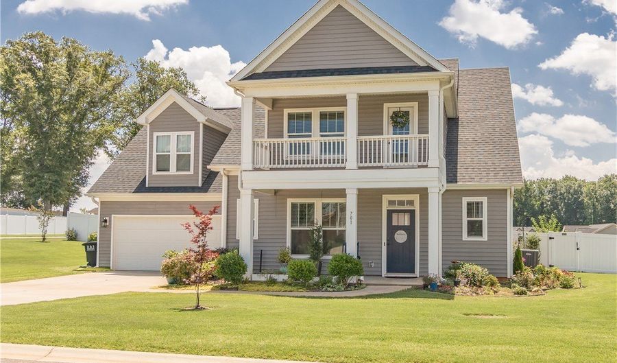 701 Oak Hill Ln, Belton, SC 29627 - 4 Beds, 4 Bath