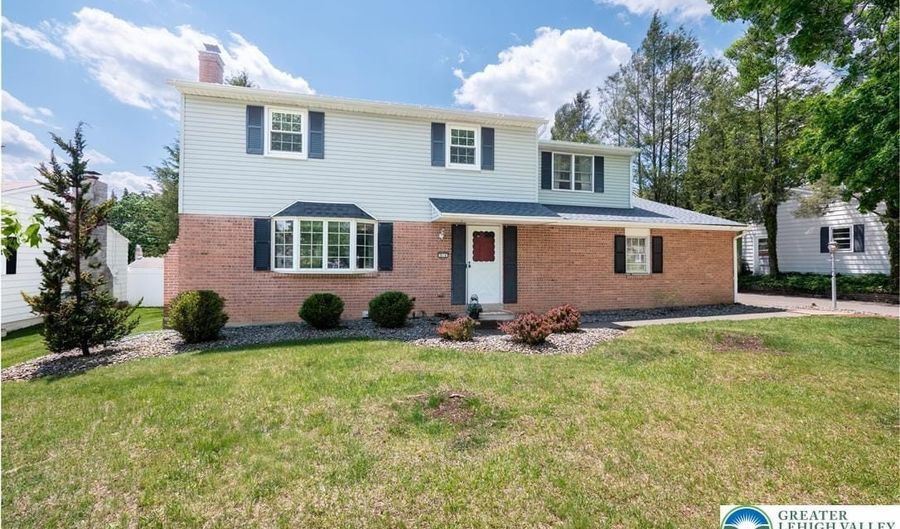 814 S Hays St, Allentown, PA 18103 - 5 Beds, 2 Bath