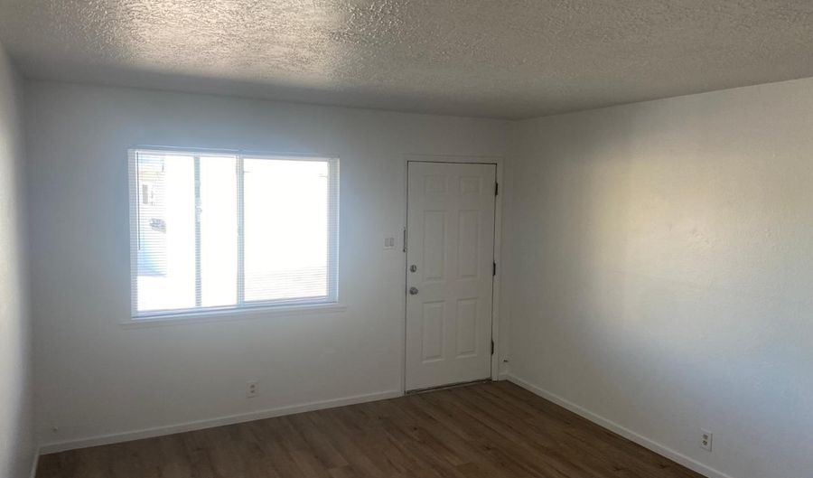1620 Carlisle Blvd NE Apt B, Albuquerque, NM 87110 - 1 Beds, 1 Bath