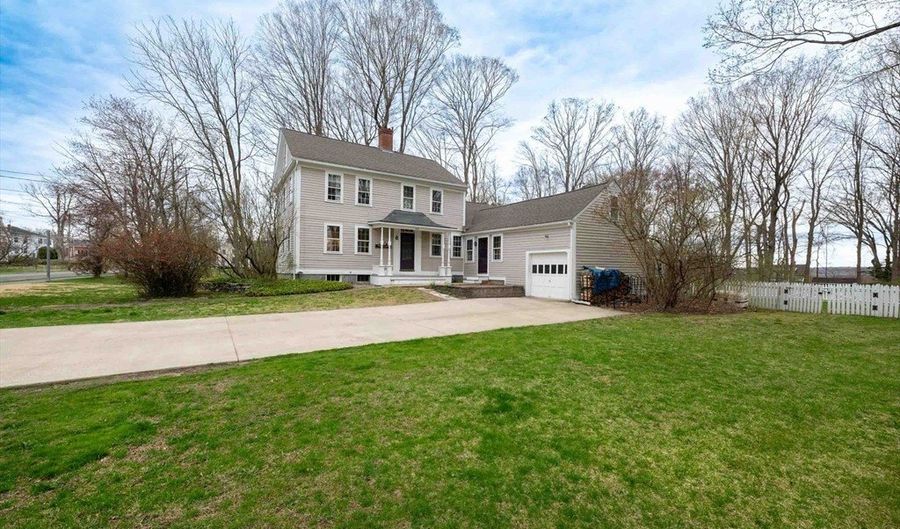 25 S Main St, Belchertown, MA 01007 - 5 Beds, 3 Bath