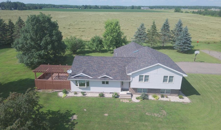 1002 THOMAS St, Antigo, WI 54409 - 4 Beds, 4 Bath