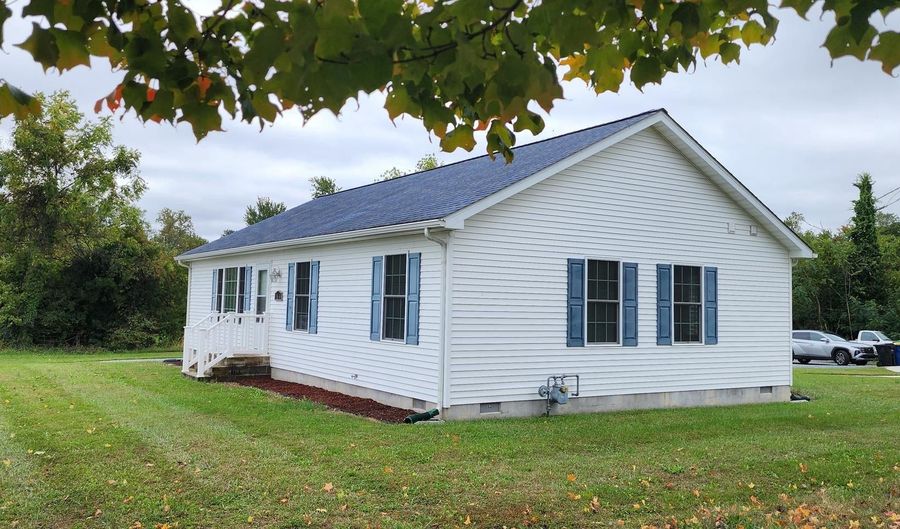 1694 S STATE St, Dover, DE 19901 - 3 Beds, 2 Bath