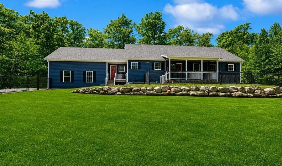 33 Ingalls Ter, Alton, NH 03809 - 3 Beds, 4 Bath
