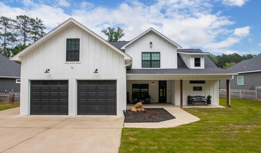 616 HIRAM Dr, Bauxite, AR 72011 - 3 Beds, 3 Bath