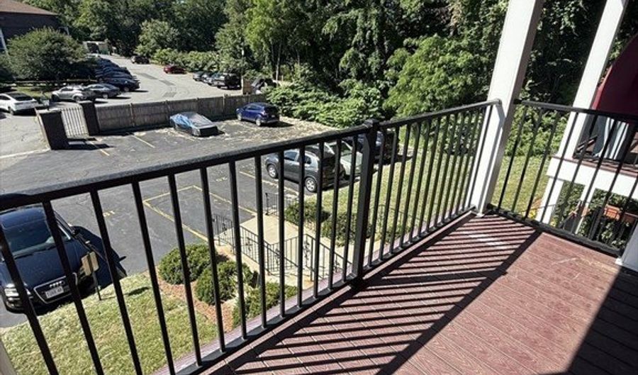 11 Kenmar Dr 10, Billerica, MA 01821 - 2 Beds, 1 Bath