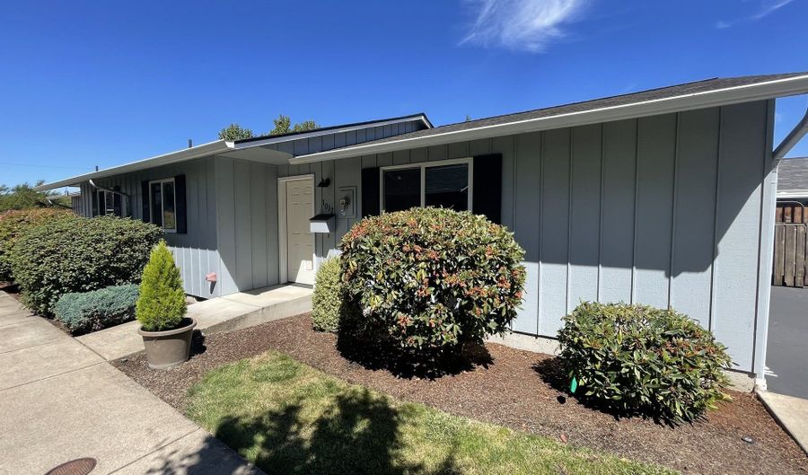 1012 W L St, Springfield, OR 97477 - 2 Beds, 1 Bath