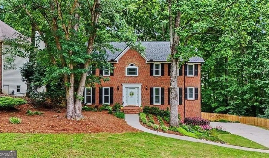4802 Thornwood Dr, Acworth, GA 30102 - 5 Beds, 3 Bath