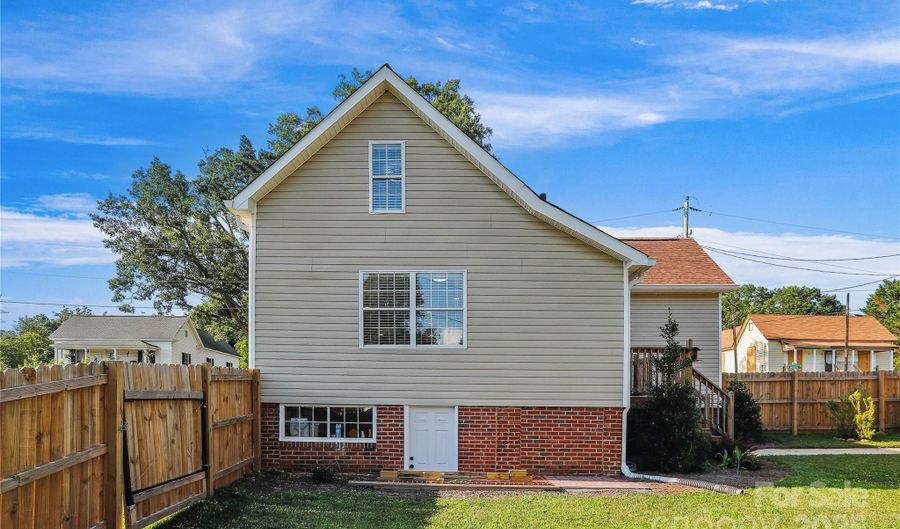 605 W Mason St, Albemarle, NC 28001 - 3 Beds, 2 Bath