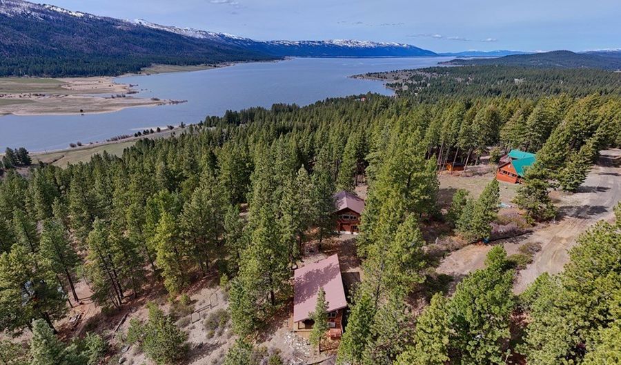 461 Hilltop Rd, Cascade, ID 83611 - 3 Beds, 3 Bath