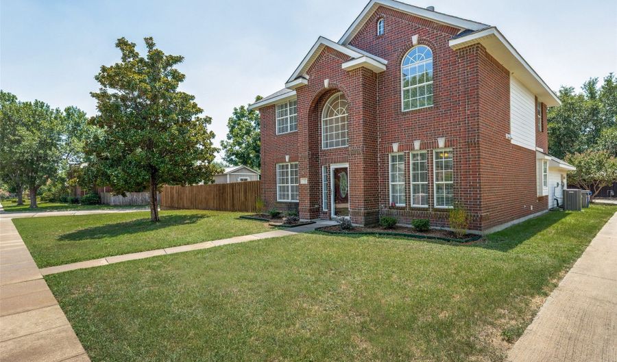 712 Rolling Hills Dr, Allen, TX 75002 - 4 Beds, 3 Bath