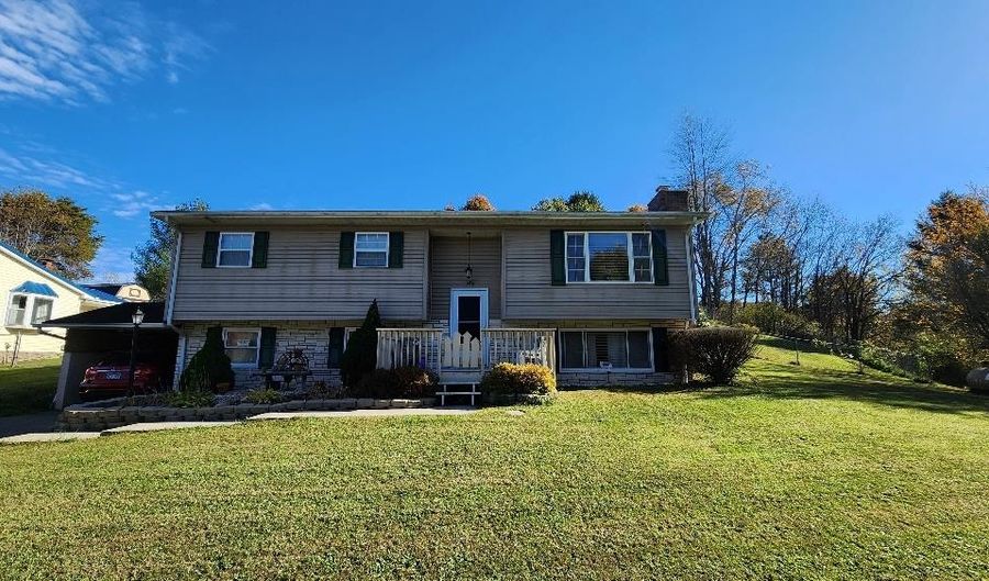 289 ROCK HOUSE Rd, Fairdale, WV 25865 - 4 Beds, 2 Bath