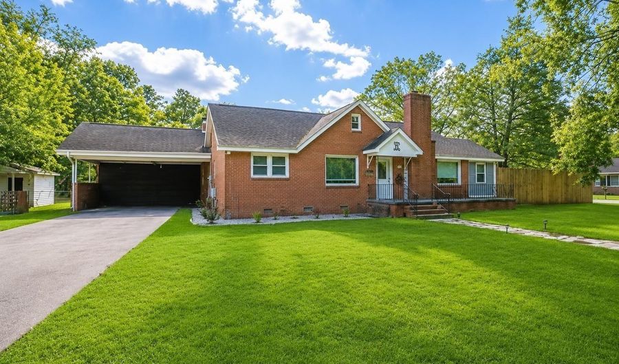608 Academy St, Batesburg, SC 29006 - 3 Beds, 3 Bath