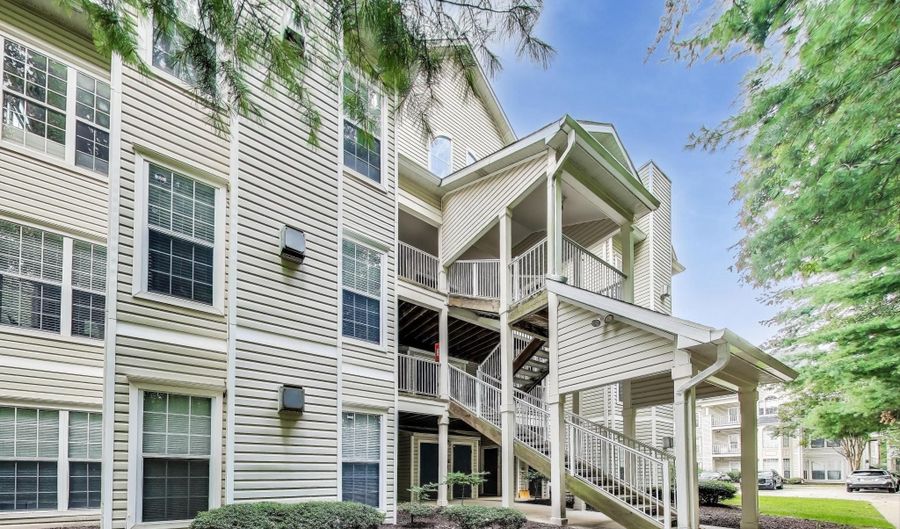 15602 EVERGLADE Ln 2-203, Bowie, MD 20716 - 2 Beds, 2 Bath