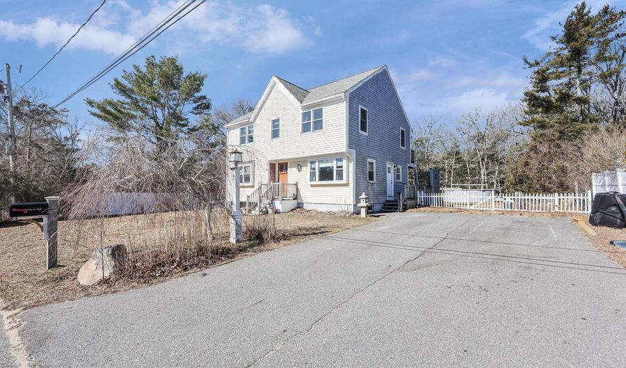 9 Marilyn Rd, Bourne, MA 02532 - 3 Beds, 3 Bath
