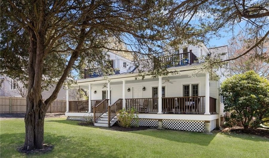 153 Hamilton Ave, Jamestown, RI 02835 - 5 Beds, 2 Bath