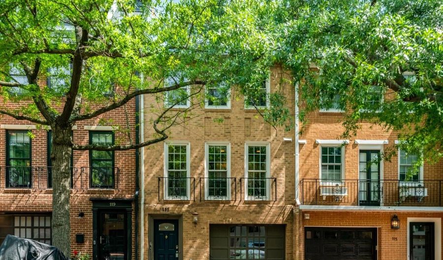 117 PRINCESS St, Alexandria, VA 22314 - 2 Beds, 3 Bath