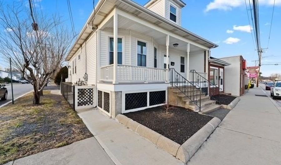 543 N Broadway 2, East Providence, RI 02914 - 2 Beds, 1 Bath