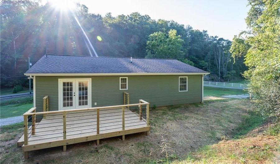 3611 Cyrus Creek Rd, Barboursville, WV 25504 - 3 Beds, 2 Bath