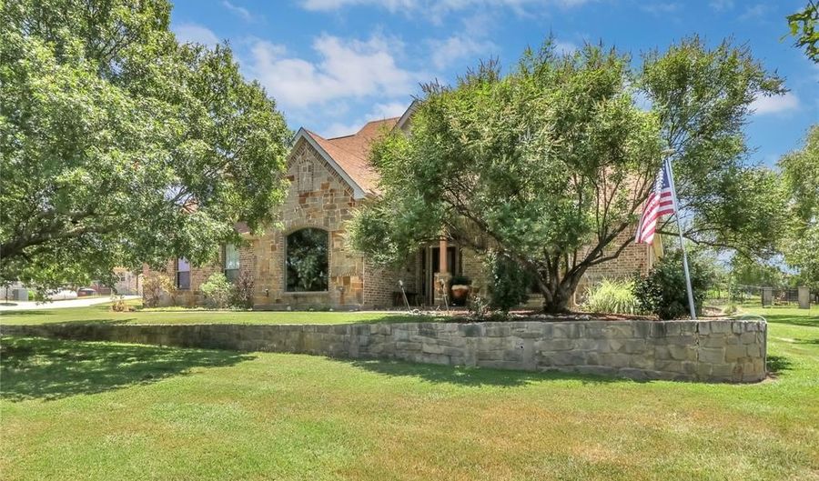 630 Sandwood Ct, Weatherford, TX 76085 - 4 Beds, 3 Bath