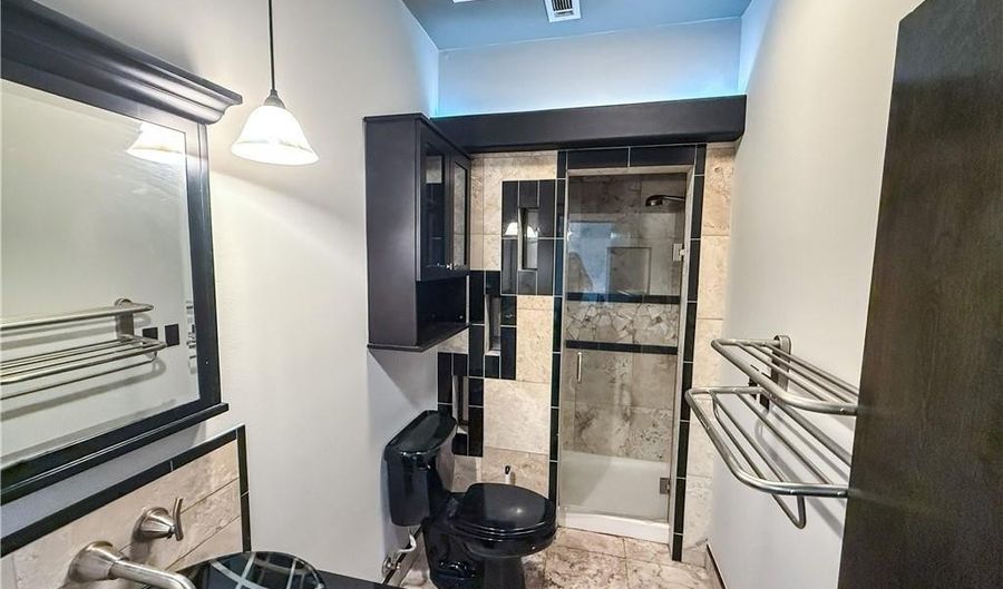 111 S 22nd St 23, Bentonville, AR 72712 - 1 Beds, 1 Bath