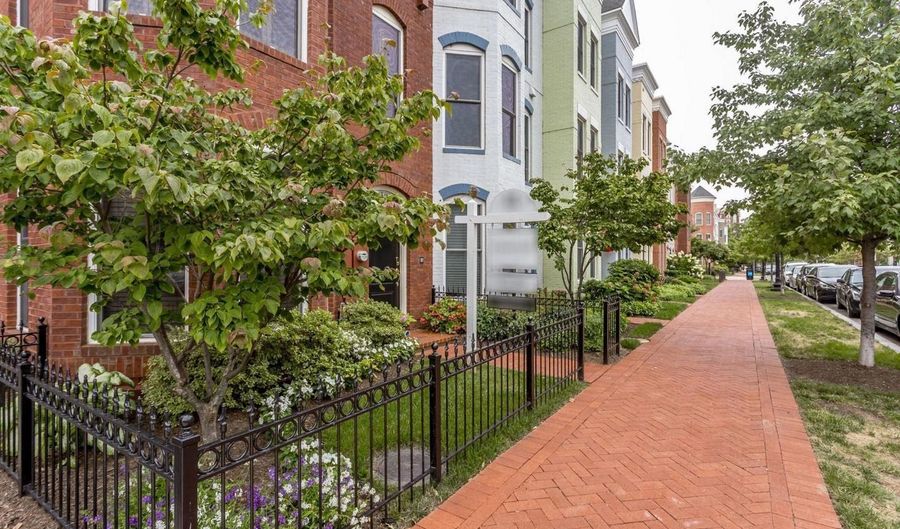 419 K St SE, Washington, DC 20002 - 4 Beds, 5 Bath