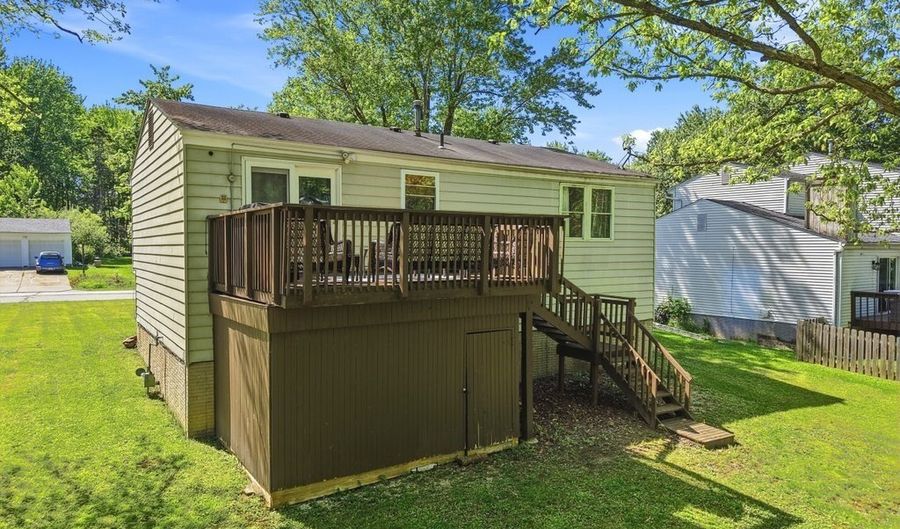 10087 Pirates Trl, Aurora, OH 44202 - 3 Beds, 2 Bath
