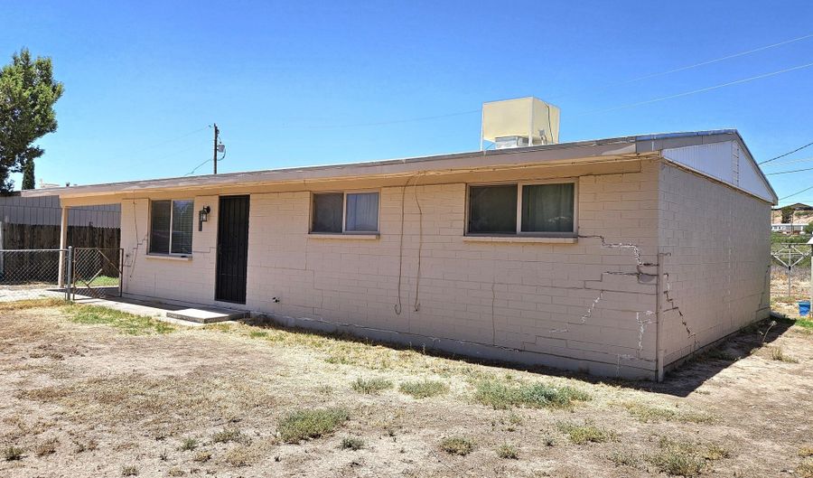285 N Scott Ave, Benson, AZ 85602 - 3 Beds, 1 Bath