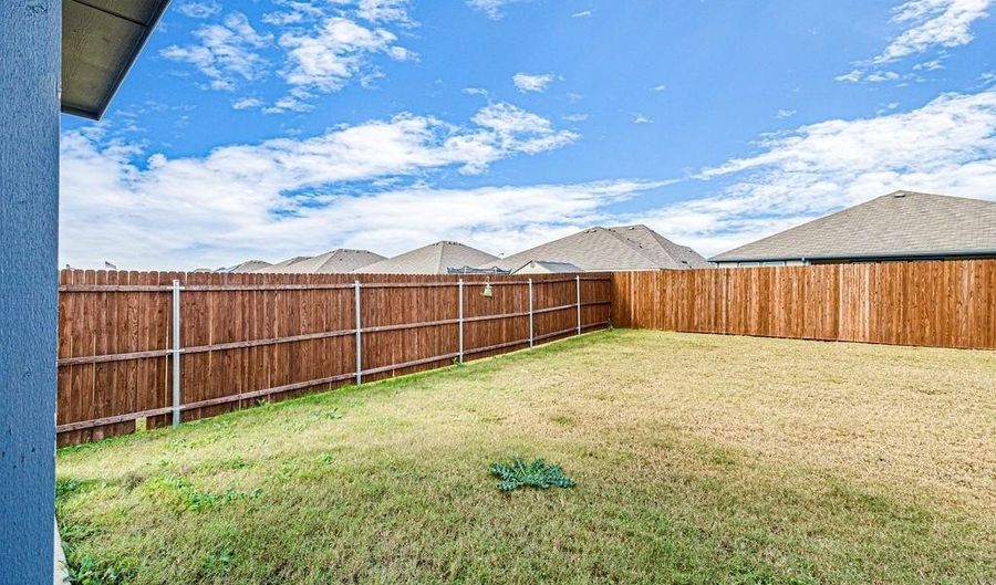 724 Breckenridge Park Dr, Alvarado, TX 76009 - 5 Beds, 3 Bath