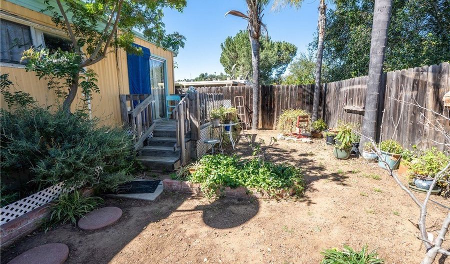1120 E Mission Rd 20, Fallbrook, CA 92028 - 1 Beds, 1 Bath