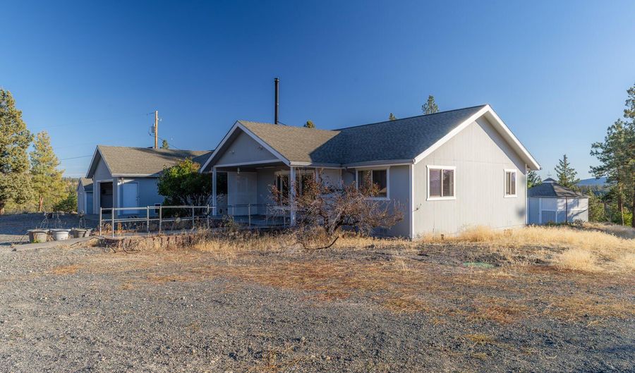 8104 Prairie Dog Dr, Bonanza, OR 97623 - 3 Beds, 2 Bath