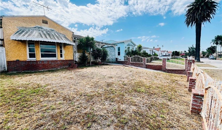 1428 W 89th St, Los Angeles, CA 90047 - 3 Beds, 2 Bath