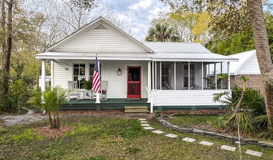 110 17th St, Apalachicola, FL 32320 - 3 Beds, 2 Bath