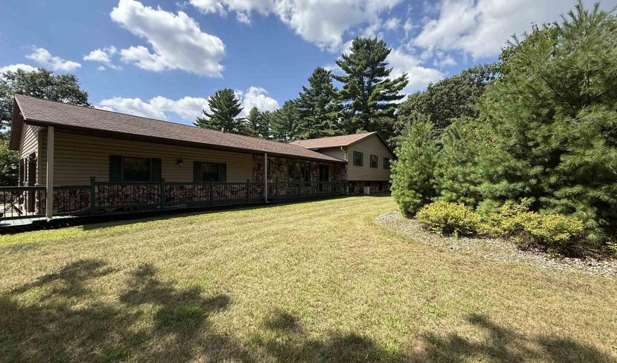 1066 CHURCH Ave, Wisconsin Rapids, WI 54494 - 4 Beds, 3 Bath