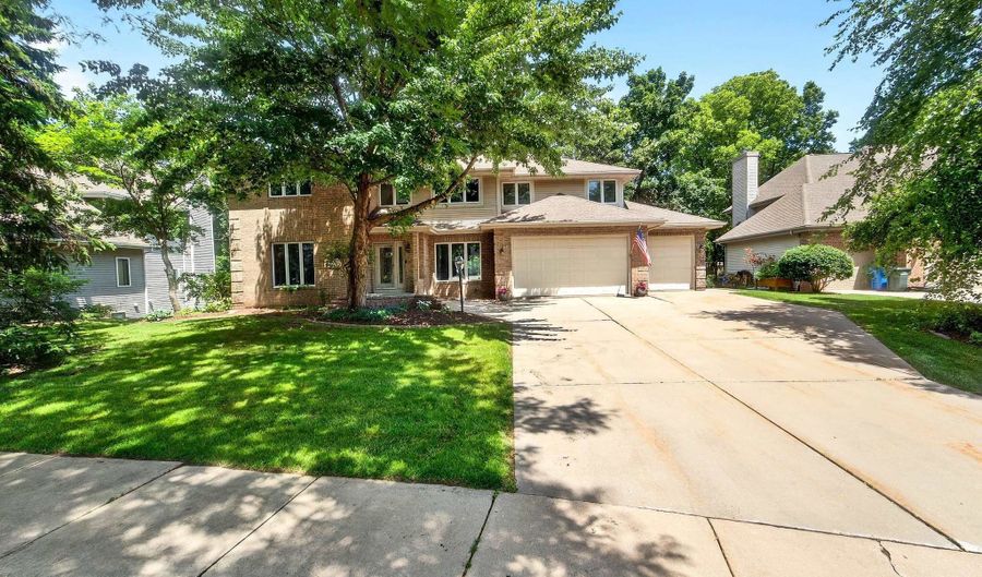 5706 Kilkenny Pl, Fitchburg, WI 53711 - 4 Beds, 5 Bath