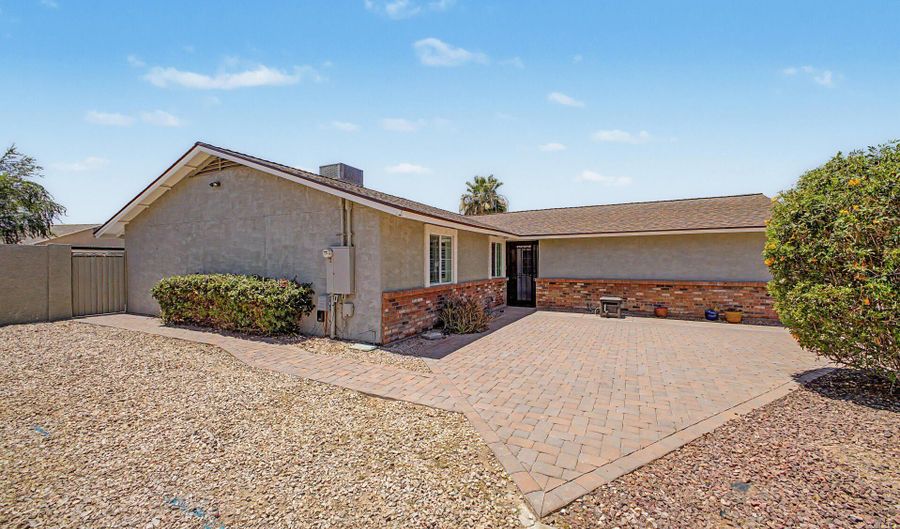 717 W DATIL Ave, Apache Junction, AZ 85120 - 2 Beds, 3 Bath